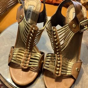 Size 10 Steve Madden heels with side buckle